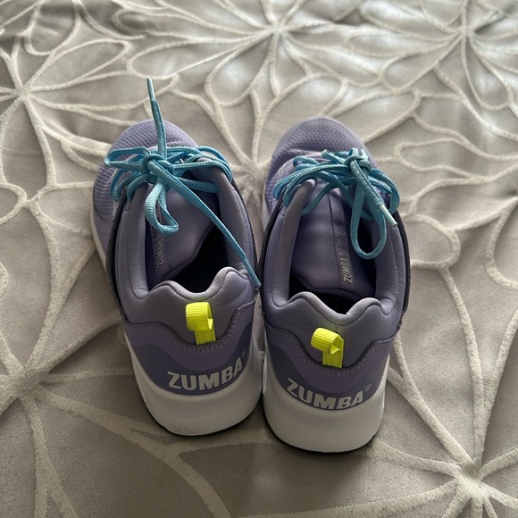 Women’s Zumba shows light purple size 9 - Picture 2 of 4